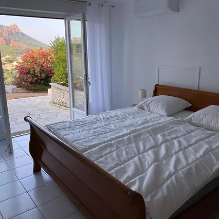 R Wonderful House Saint Raphael Sea View Holiday home *