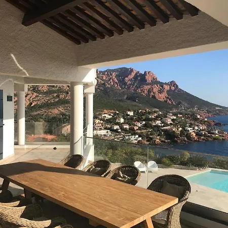 Feriehus R Wonderful House Saint Raphael Sea View